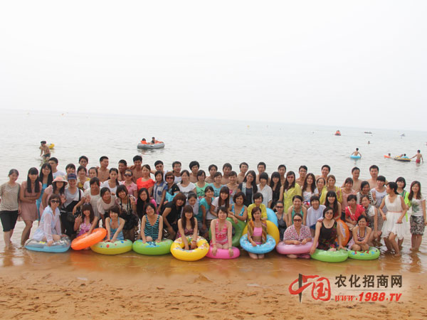 凝聚一起共迎風浪