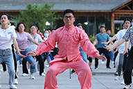 (ni)޻(qing)չL(fng)ɣ